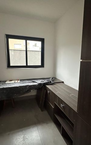 Casa de condomínio à venda com 250m², 3 quartos e 4 vagasEscritório