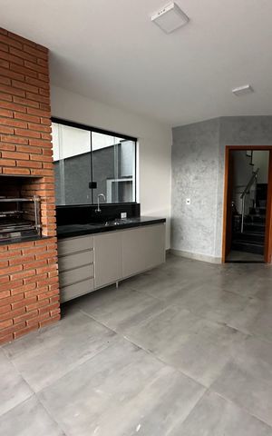 Casa de condomínio à venda com 250m², 3 quartos e 4 vagasChurrasqueira