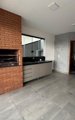 Casa de condomínio à venda com 250m², 3 quartos e 4 vagasChurrasqueira