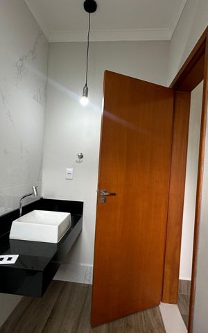Casa de condomínio à venda com 250m², 3 quartos e 4 vagasBanheiro da Suíte 2