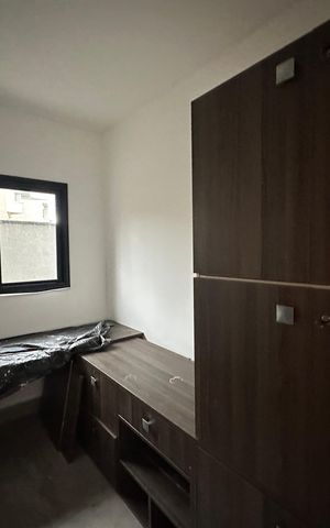 Casa de condomínio à venda com 250m², 3 quartos e 4 vagasEscritório