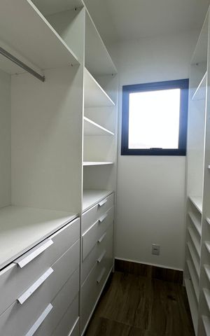 Casa de condomínio à venda com 250m², 3 quartos e 4 vagasCloset da suíte 1