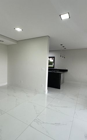 Casa de condomínio à venda com 250m², 3 quartos e 4 vagasSala