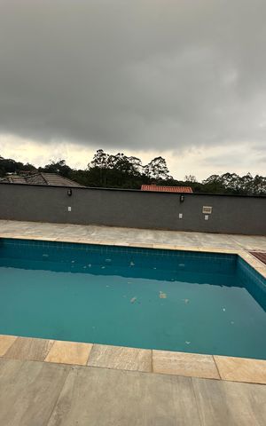 Casa de condomínio à venda com 250m², 3 quartos e 4 vagasPiscina