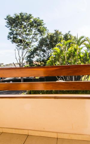 Casa de condomínio para alugar com 700m², 4 quartos e 7 vagas Casa de condomínio para alugar com 700m², 4 quartos e 7 vagasVaranda