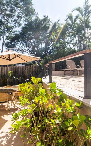 Casa de condomínio para alugar com 700m², 4 quartos e 7 vagas Casa de condomínio para alugar com 700m², 4 quartos e 7 vagasVaranda