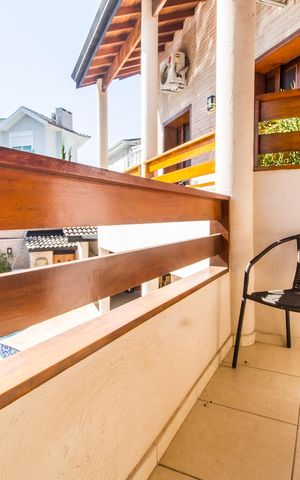 Casa de condomínio para alugar com 700m², 4 quartos e 7 vagas Casa de condomínio para alugar com 700m², 4 quartos e 7 vagasVaranda
