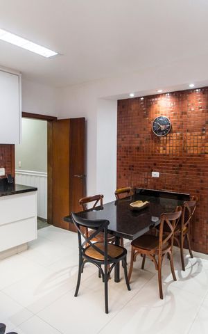 Casa de condomínio para alugar com 700m², 4 quartos e 7 vagas Casa de condomínio para alugar com 700m², 4 quartos e 7 vagasCozinha