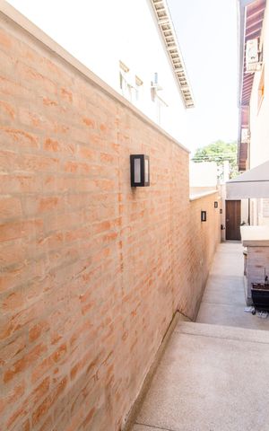 Casa de condomínio para alugar com 700m², 4 quartos e 7 vagas Casa de condomínio para alugar com 700m², 4 quartos e 7 vagasCorredor