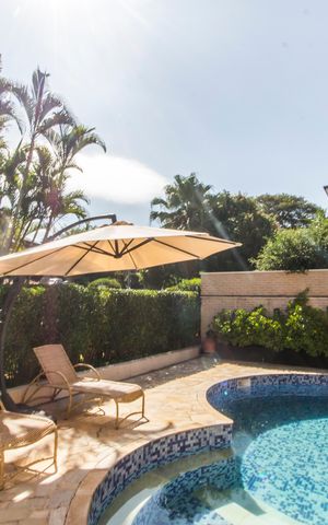 Casa de condomínio para alugar com 700m², 4 quartos e 7 vagas Casa de condomínio para alugar com 700m², 4 quartos e 7 vagasPiscina