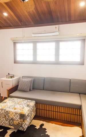 Casa de condomínio para alugar com 700m², 4 quartos e 7 vagas Casa de condomínio para alugar com 700m², 4 quartos e 7 vagasSala