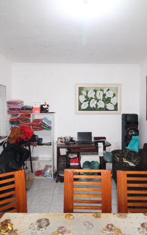 Casa à venda com 190m², 3 quartos e 2 vagasSala