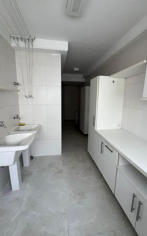 Apartamento à venda com 198m², 3 quartos e 3 vagas