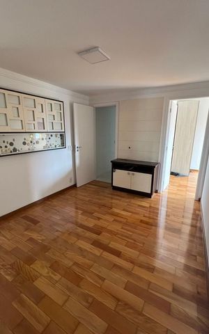 Apartamento à venda com 198m², 3 quartos e 3 vagas