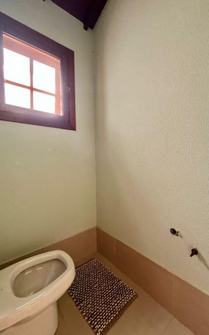 Casa de condomínio à venda com 185m², 4 quartos e 2 vagas Casa de condomínio à venda com 185m², 4 quartos e 2 vagasLavabo