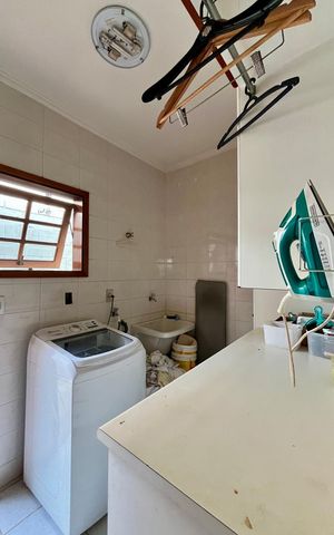 Casa de condomínio à venda com 185m², 4 quartos e 2 vagas Casa de condomínio à venda com 185m², 4 quartos e 2 vagasÁrea de Serviço