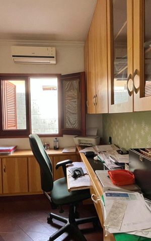 Casa de condomínio à venda com 185m², 4 quartos e 2 vagas Casa de condomínio à venda com 185m², 4 quartos e 2 vagasEscritório