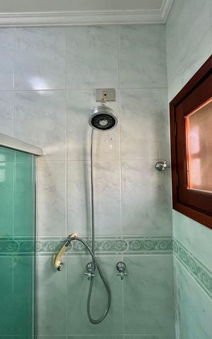 Casa de condomínio à venda com 185m², 4 quartos e 2 vagas Casa de condomínio à venda com 185m², 4 quartos e 2 vagasBanheiro