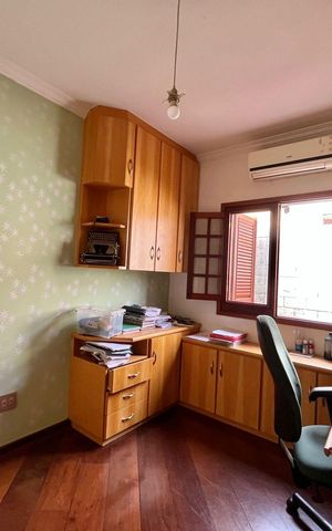 Casa de condomínio à venda com 185m², 4 quartos e 2 vagas Casa de condomínio à venda com 185m², 4 quartos e 2 vagasEscritório
