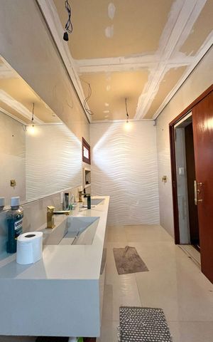 Casa de condomínio à venda com 185m², 4 quartos e 2 vagas Casa de condomínio à venda com 185m², 4 quartos e 2 vagasBanheiro da Suíte 3