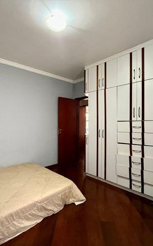 Casa de condomínio à venda com 185m², 4 quartos e 2 vagas Casa de condomínio à venda com 185m², 4 quartos e 2 vagasSuíte 2