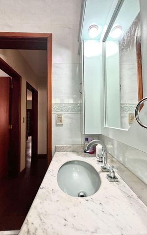 Casa de condomínio à venda com 185m², 4 quartos e 2 vagas Casa de condomínio à venda com 185m², 4 quartos e 2 vagasBanheiro