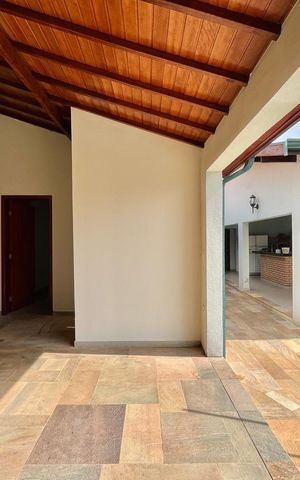 Casa de condomínio à venda com 185m², 4 quartos e 2 vagas