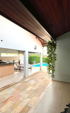 Casa de condomínio à venda com 185m², 4 quartos e 2 vagas Casa de condomínio à venda com 185m², 4 quartos e 2 vagasQuintal