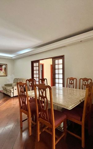 Casa de condomínio à venda com 185m², 4 quartos e 2 vagas Casa de condomínio à venda com 185m², 4 quartos e 2 vagasSala