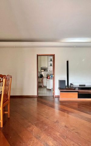 Casa de condomínio à venda com 185m², 4 quartos e 2 vagas Casa de condomínio à venda com 185m², 4 quartos e 2 vagasSala