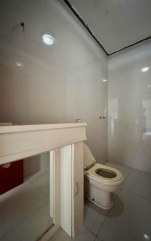 Casa de condomínio à venda com 185m², 4 quartos e 2 vagas Casa de condomínio à venda com 185m², 4 quartos e 2 vagasBanheiro da Suíte 1