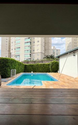 Casa de condomínio à venda com 185m², 4 quartos e 2 vagas Casa de condomínio à venda com 185m², 4 quartos e 2 vagasPiscina