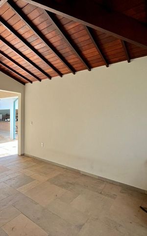 Casa de condomínio à venda com 185m², 4 quartos e 2 vagas Casa de condomínio à venda com 185m², 4 quartos e 2 vagasÁrea externa