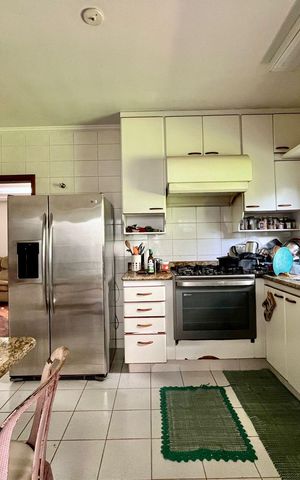 Casa de condomínio à venda com 185m², 4 quartos e 2 vagas Casa de condomínio à venda com 185m², 4 quartos e 2 vagasCozinha