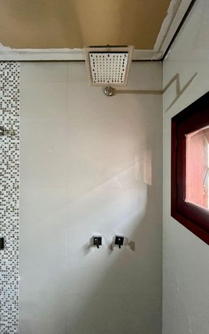 Casa de condomínio à venda com 185m², 4 quartos e 2 vagas Casa de condomínio à venda com 185m², 4 quartos e 2 vagasBanheiro da Suíte 2