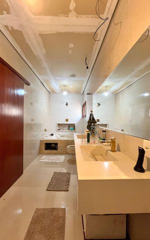 Casa de condomínio à venda com 185m², 4 quartos e 2 vagas Casa de condomínio à venda com 185m², 4 quartos e 2 vagasBanheiro da Suíte 3