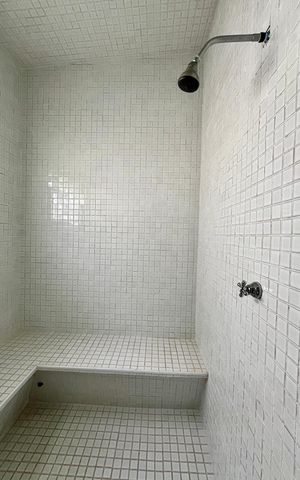 Casa de condomínio à venda com 185m², 4 quartos e 2 vagas