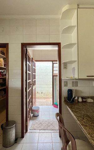 Casa de condomínio à venda com 185m², 4 quartos e 2 vagas Casa de condomínio à venda com 185m², 4 quartos e 2 vagasCozinha