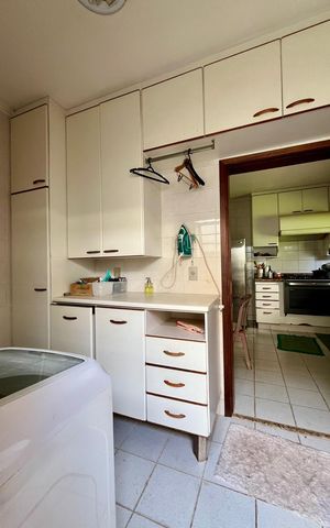 Casa de condomínio à venda com 185m², 4 quartos e 2 vagas Casa de condomínio à venda com 185m², 4 quartos e 2 vagasÁrea de Serviço