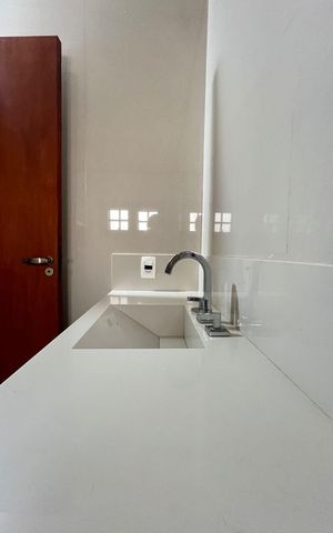 Casa de condomínio à venda com 185m², 4 quartos e 2 vagas Casa de condomínio à venda com 185m², 4 quartos e 2 vagasBanheiro da Suíte 2