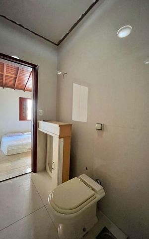 Casa de condomínio à venda com 185m², 4 quartos e 2 vagas Casa de condomínio à venda com 185m², 4 quartos e 2 vagasBanheiro da Suíte 1