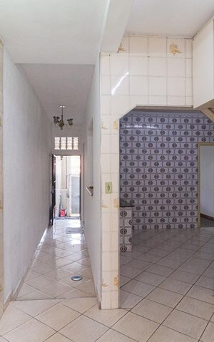 Casa à venda com 300m², 4 quartos e 2 vagas Casa à venda com 300m², 4 quartos e 2 vagasCozinha