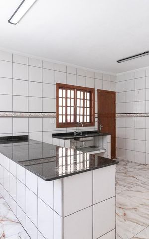 Casa para alugar com 250m², 3 quartos e 2 vagasCozinha