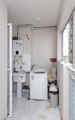 Apartamento à venda com 47m², 3 quartos e 1 vagaÁrea de Serviço / Varanda