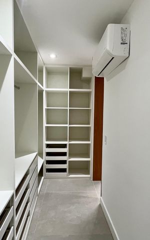 Apartamento à venda com 146m², 2 quartos e 2 vagas Apartamento à venda com 146m², 2 quartos e 2 vagasCloset da Suite 2