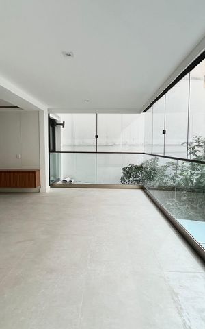 Apartamento à venda com 146m², 2 quartos e 2 vagas Apartamento à venda com 146m², 2 quartos e 2 vagasVaranda