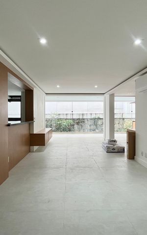 Apartamento à venda com 146m², 2 quartos e 2 vagas Apartamento à venda com 146m², 2 quartos e 2 vagasSala
