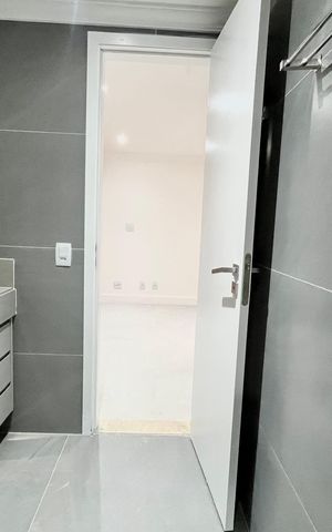 Apartamento à venda com 146m², 2 quartos e 2 vagas Apartamento à venda com 146m², 2 quartos e 2 vagasBanheiro da Suite 2