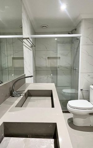 Apartamento à venda com 146m², 2 quartos e 2 vagas Apartamento à venda com 146m², 2 quartos e 2 vagasBanheiro da suite 1