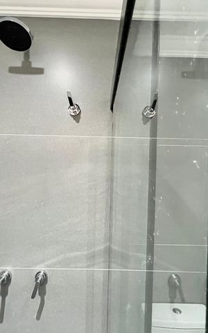 Apartamento à venda com 146m², 2 quartos e 2 vagas Apartamento à venda com 146m², 2 quartos e 2 vagasBanheiro da Suite 2